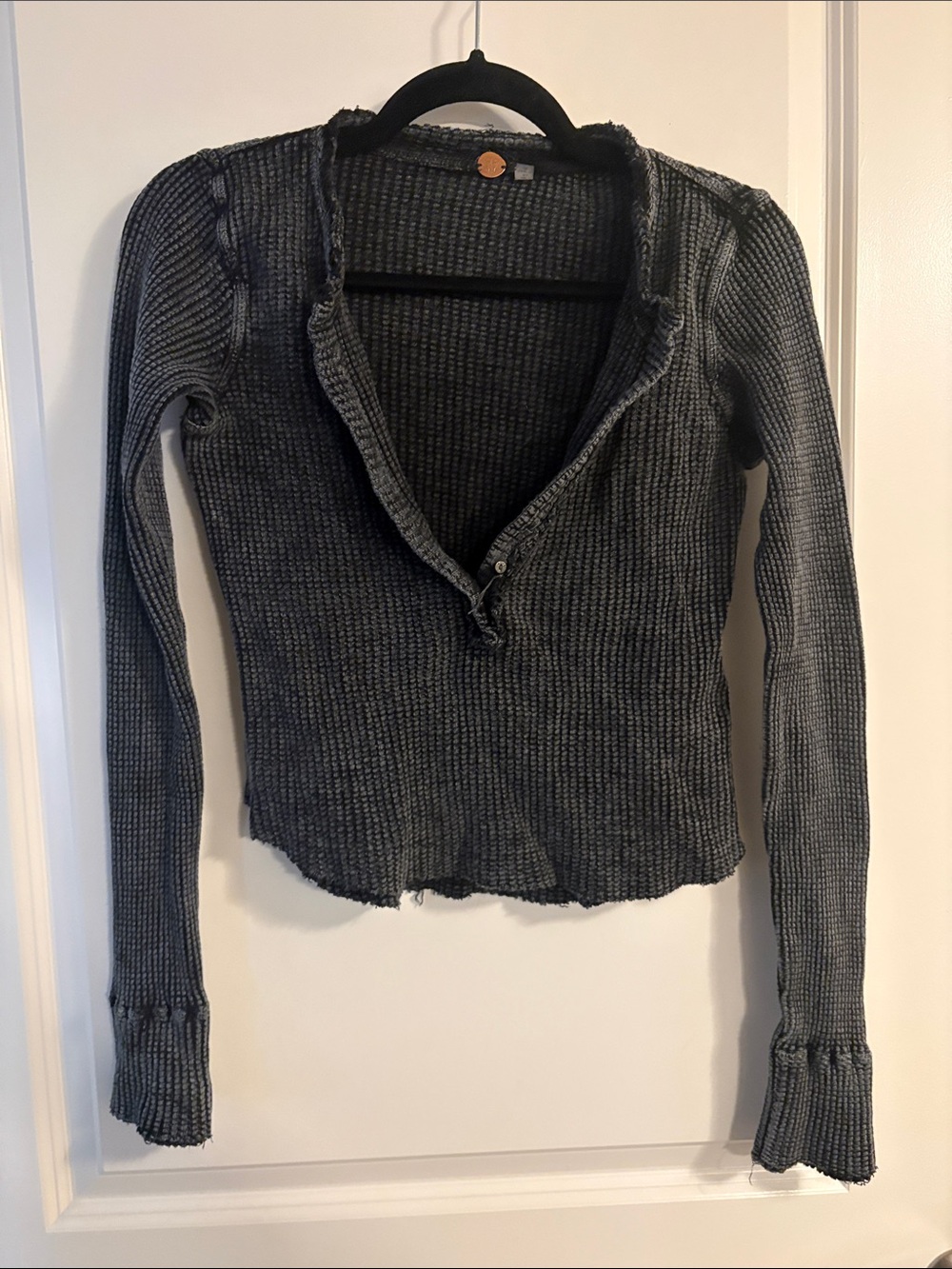 Waffle Knit Long-Sleeve Henley Top - Charcoal Gray